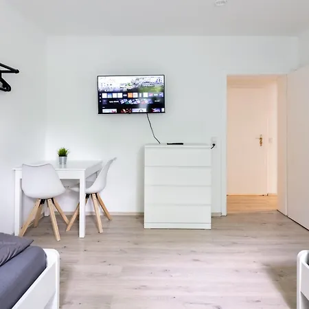 3 Bedroom Apartment *